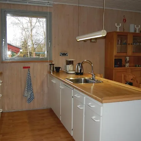 2 Bedroom Awesome In Hébergement de vacances Hejls